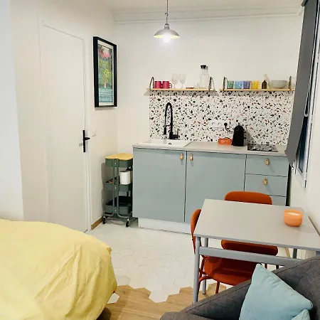 Apartment Retro Marais- Center Paris